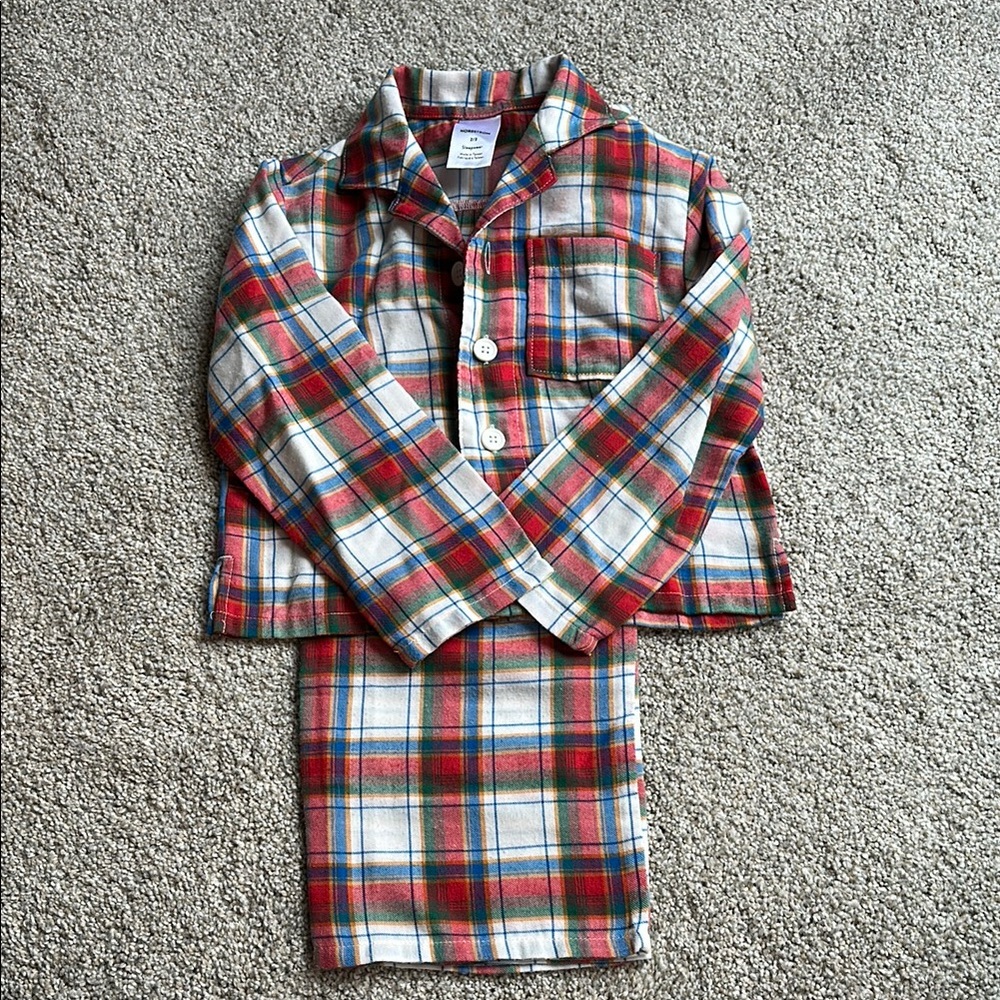 Nordstrom 2-3T Boys Red and Blue Pajama Set in Classic Plaid